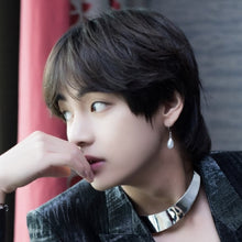 Charger l'image dans la galerie, Boucles d'oreilles Goutte inspiration à V de BTS