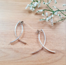 Charger l'image dans la galerie, Boucles d'oreilles Eclipse inspiration Park Jimin de BTS