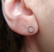 Charger l'image dans la galerie, Boucles d'oreilles Cercle Mini