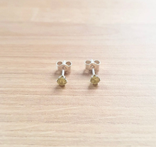 Charger l'image dans la galerie, Boucles d'oreilles Puce Péridot