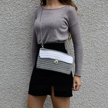 Charger l'image dans la galerie, Sac Pochette Gris/Blanc
