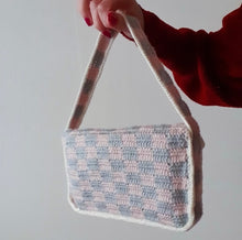 Charger l'image dans la galerie, Sac à Carreaux en Crochet rose/gris