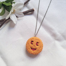 Charger l'image dans la galerie, Collier Biscuit BN à la Fraise