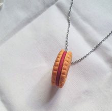 Charger l'image dans la galerie, Collier Biscuit BN à la Fraise