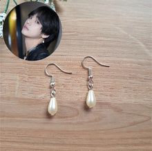 Charger l&#39;image dans la galerie, Boucles d&#39;oreilles Goutte inspiration à V de BTS
