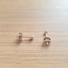 Charger l'image dans la galerie, Boucles d'oreilles Puce Ronde
