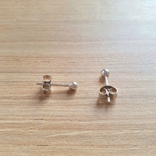 Charger l'image dans la galerie, Boucles d'oreilles Puce Ronde
