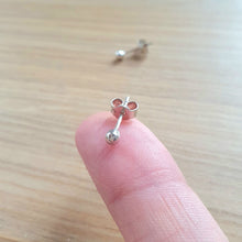 Charger l'image dans la galerie, Boucles d'oreilles Puce Ronde
