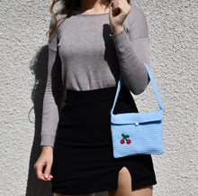Charger l&#39;image dans la galerie, Sac Kalyne Bleu avec sa Cerise
