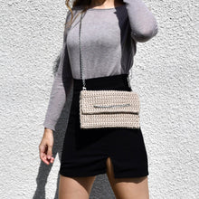 Charger l&#39;image dans la galerie, Sac Pochette Beige Chaîne
