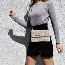 Charger l&#39;image dans la galerie, Sac Pochette Beige Chaîne
