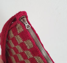 Charger l&#39;image dans la galerie, Sac Checkered en Crochet rouge/vert
