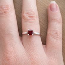 Charger l'image dans la galerie, Bague Grenat
